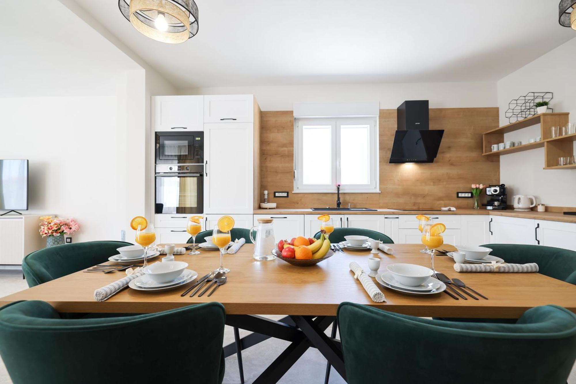 Crowonder Bura With Heated Swimming Pool And Jacuzzi