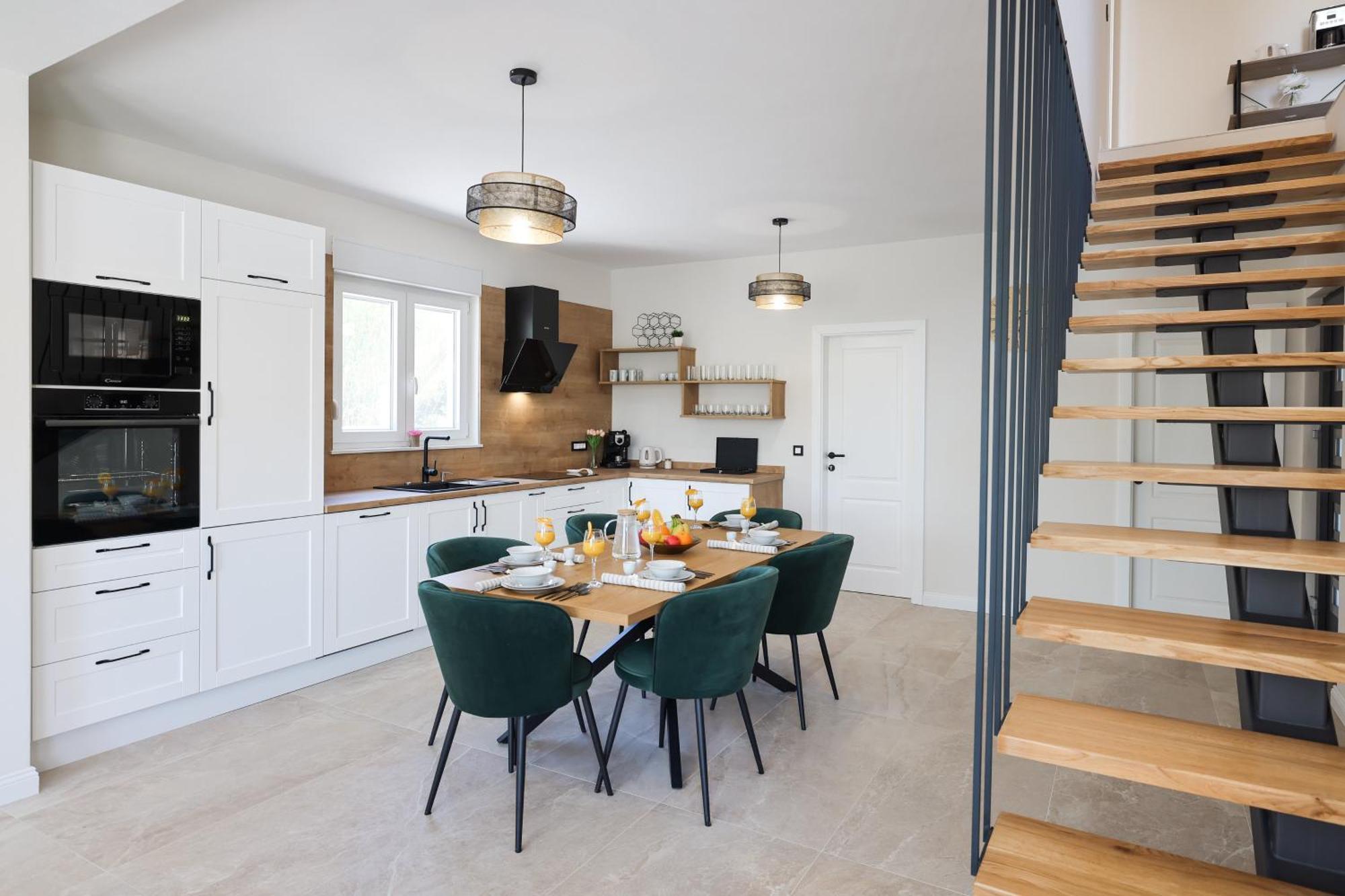 Crowonder Bura With Heated Swimming Pool And Jacuzzi Villa