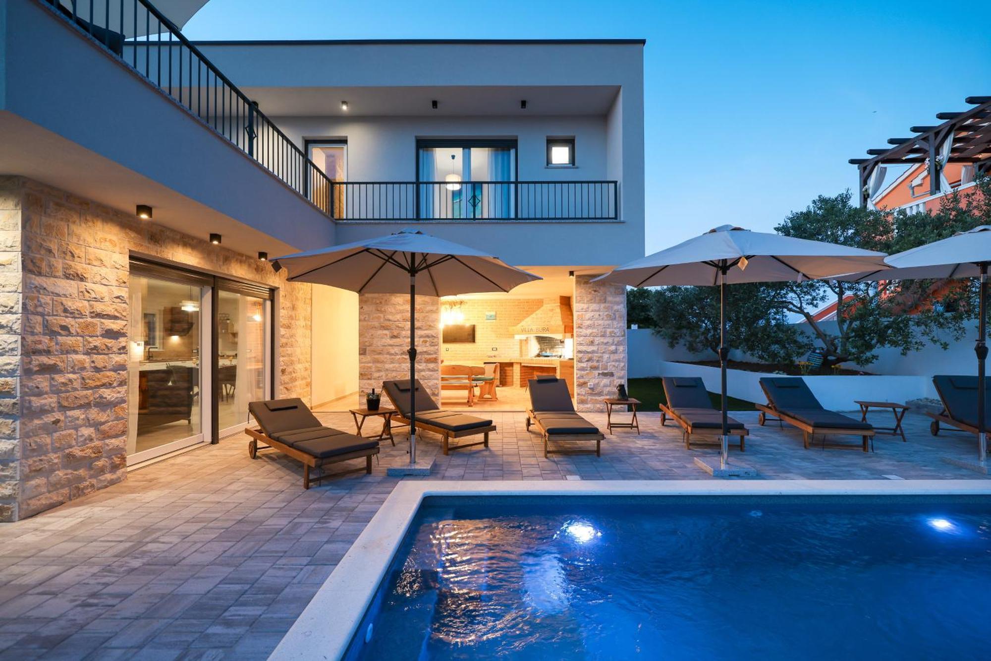 Villa Crowonder Bura With Heated Swimming Pool And Jacuzzi