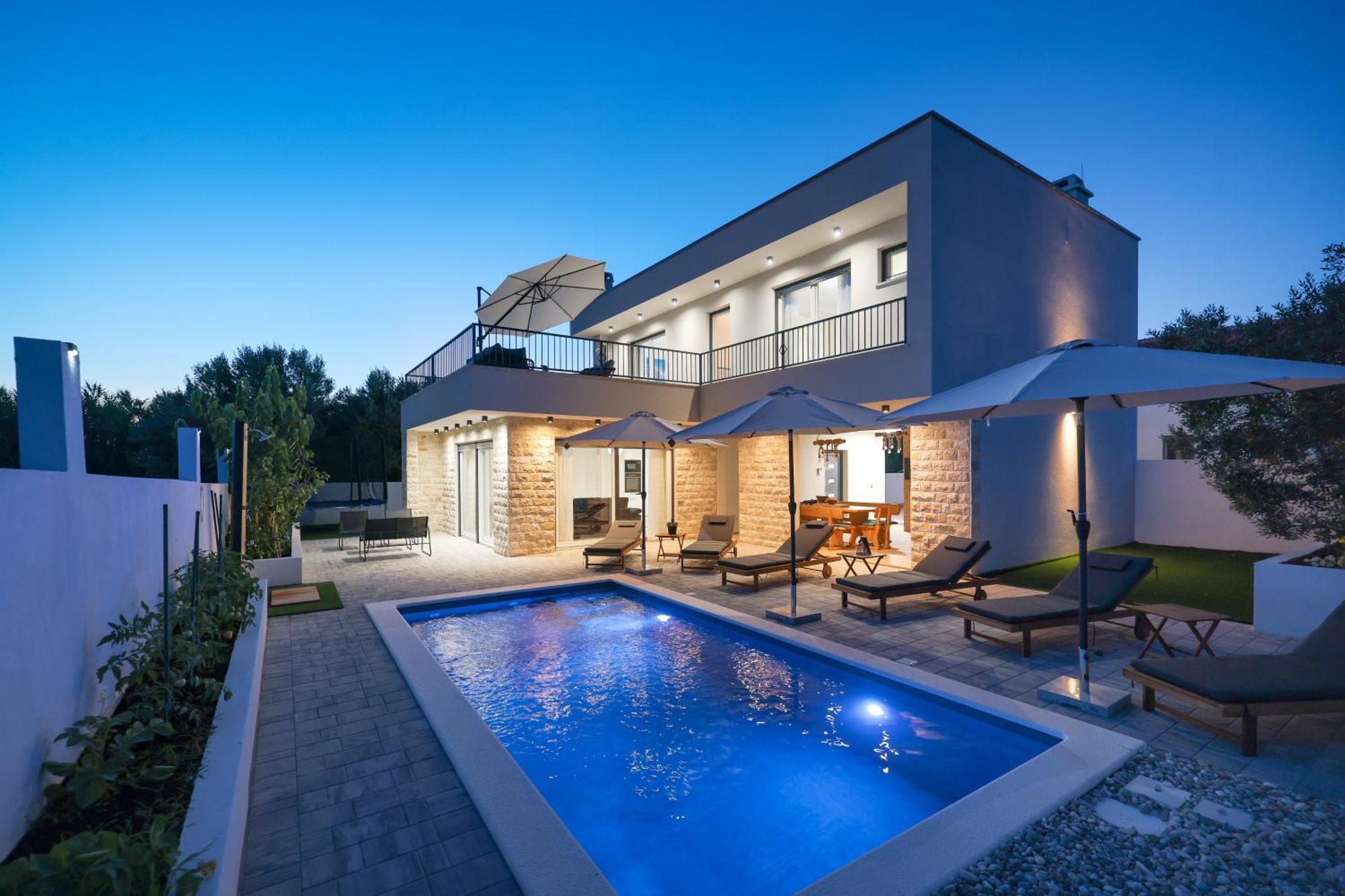 Villa Crowonder Bura With Heated Swimming Pool And Jacuzzi Privlaka (Zadar)