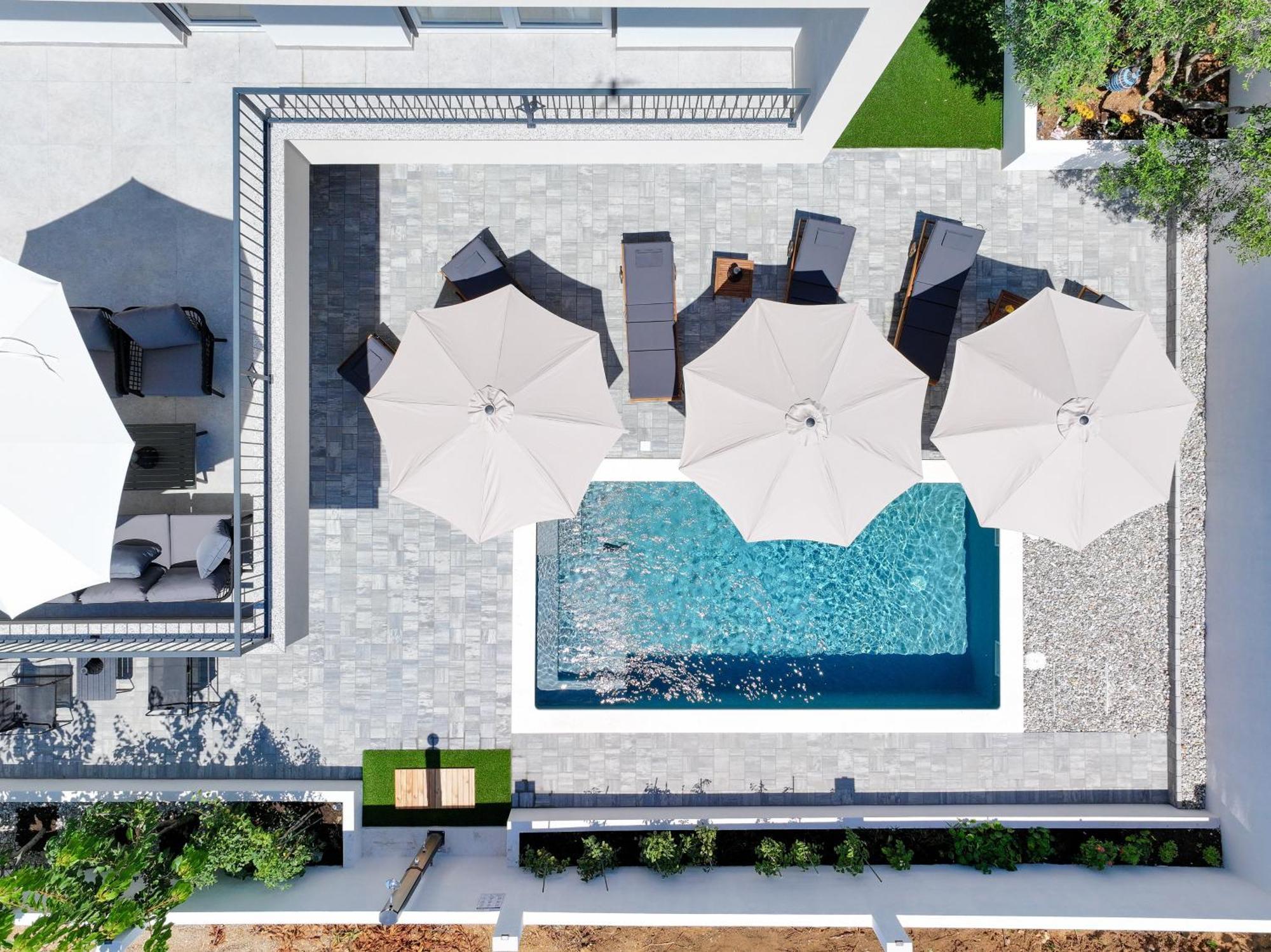 Crowonder Bura With Heated Swimming Pool And Jacuzzi * Privlaka (Zadar)