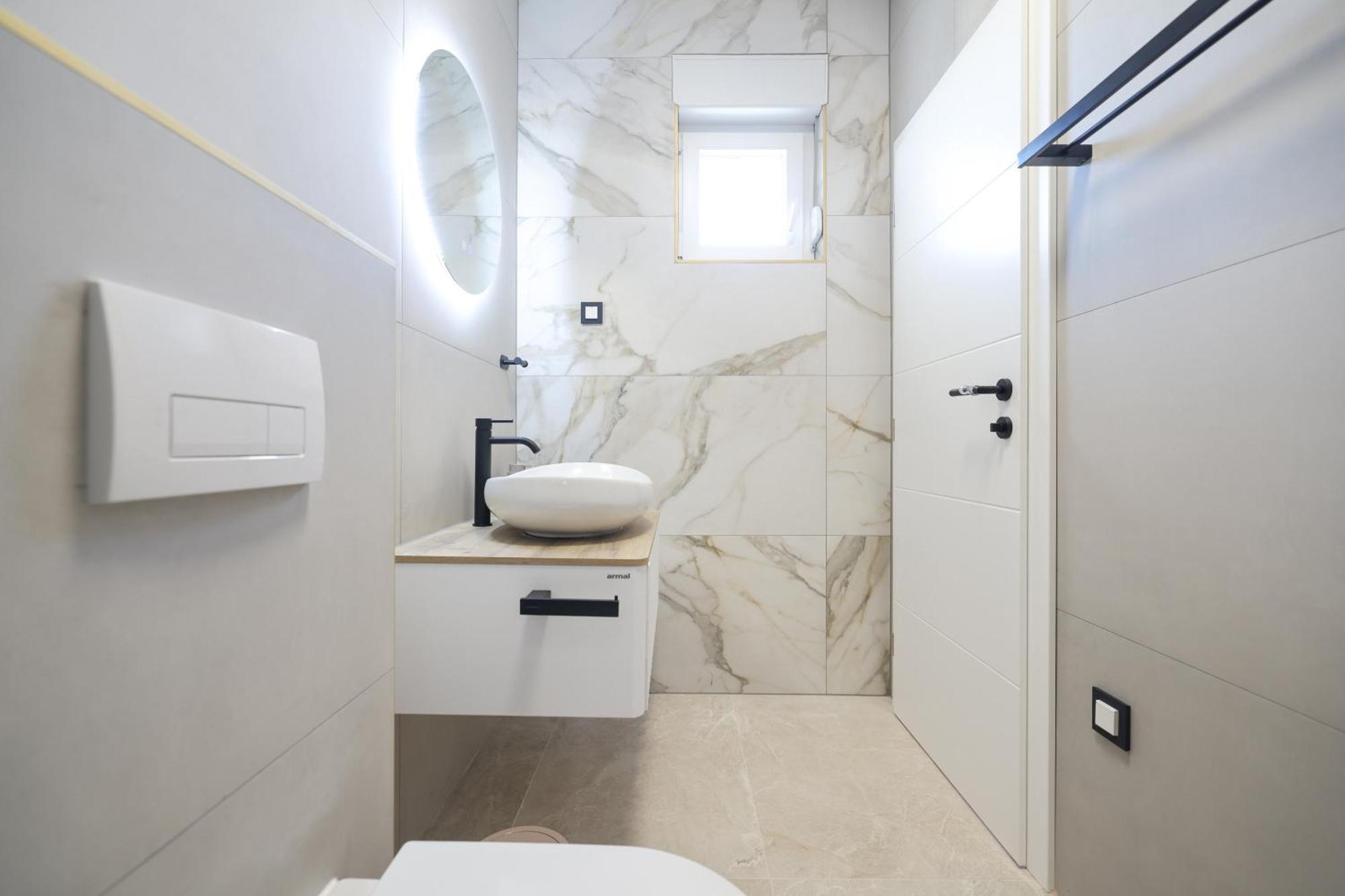 Crowonder Bura With Heated Swimming Pool And Jacuzzi Vila *