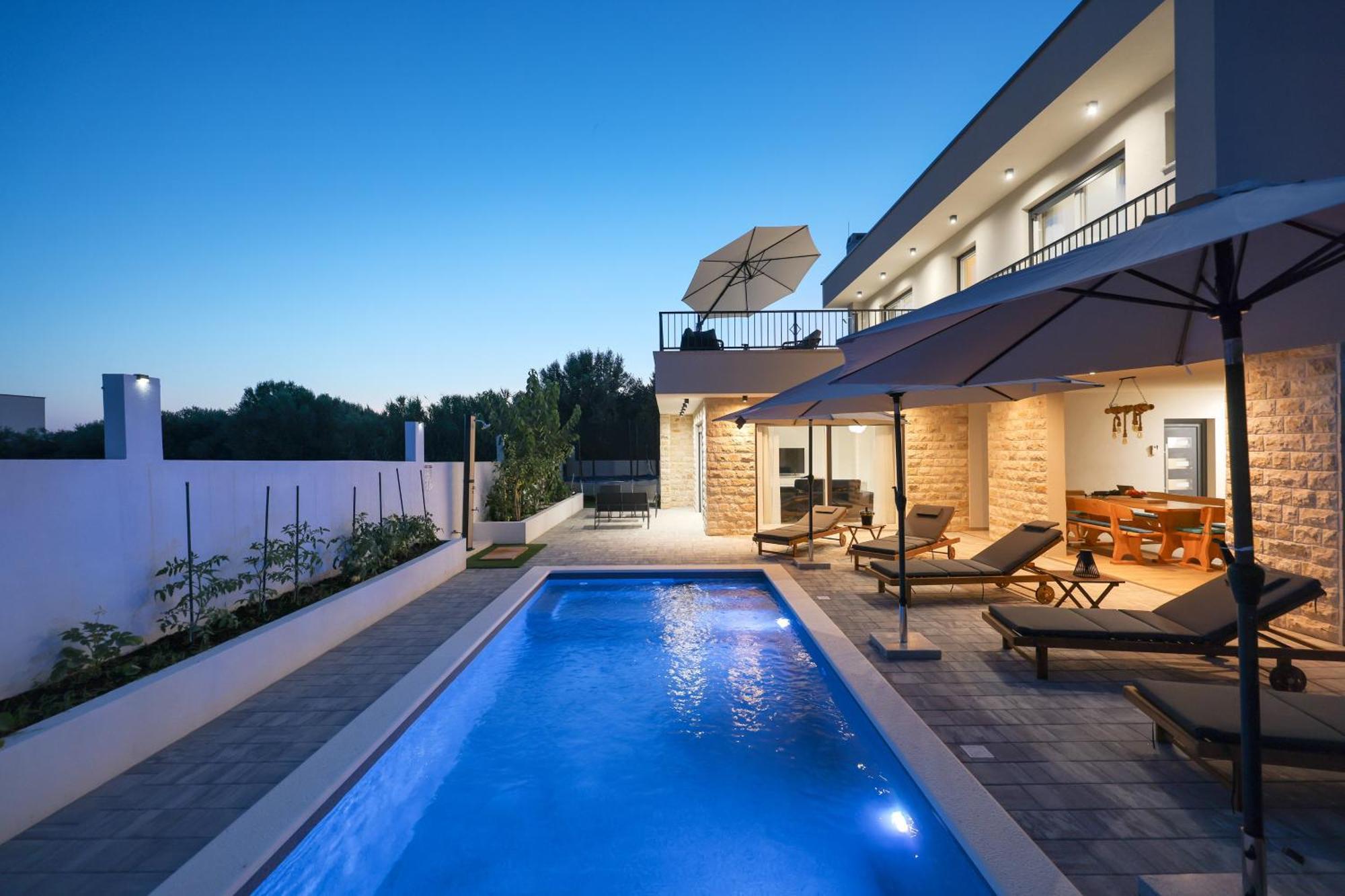 Crowonder Bura With Heated Swimming Pool And Jacuzzi Vila Privlaka (Zadar)