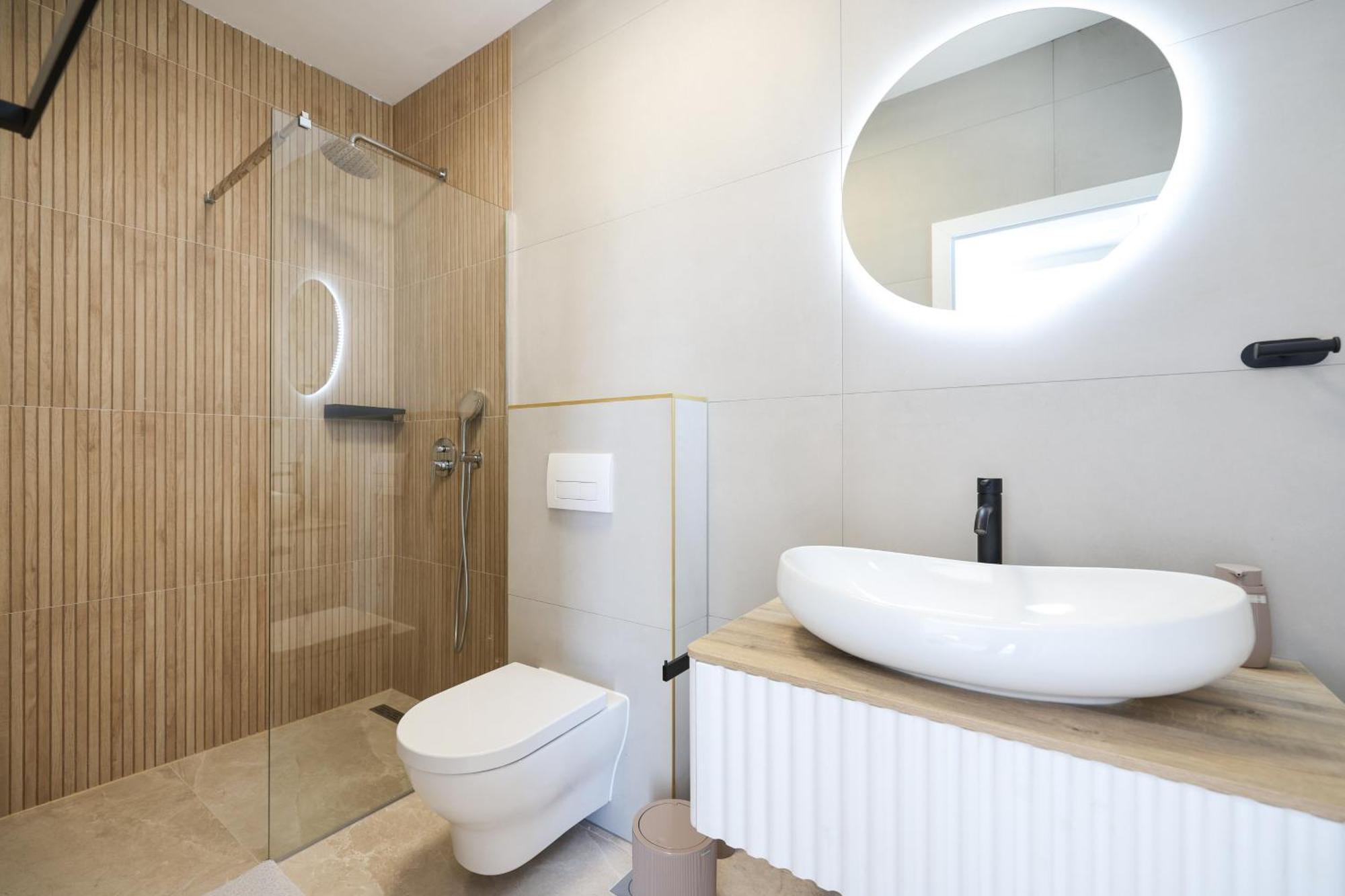 Vila Crowonder Bura With Heated Swimming Pool And Jacuzzi Privlaka (Zadar)