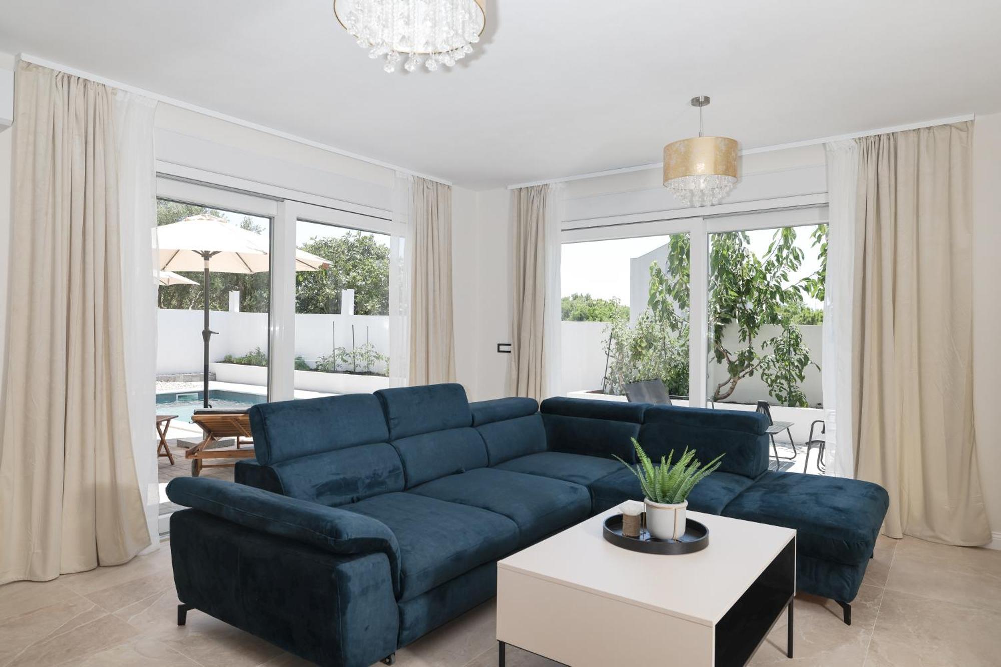 Vila Crowonder Bura With Heated Swimming Pool And Jacuzzi Privlaka (Zadar)