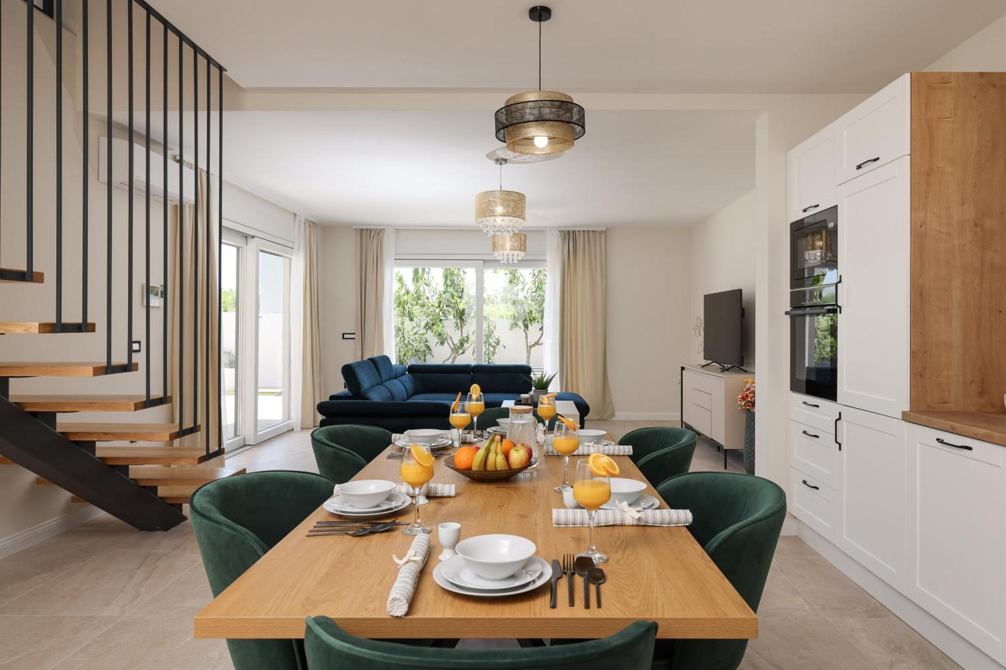 Vila Crowonder Bura With Heated Swimming Pool And Jacuzzi